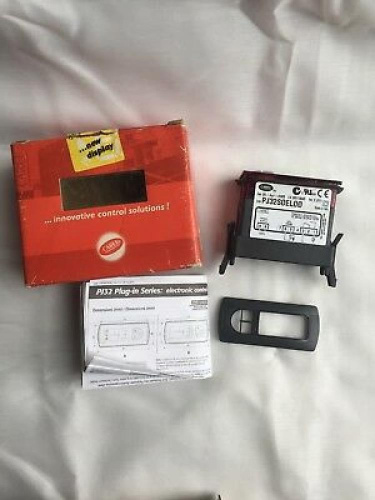 PJ32S0EL00 Параметрический контроллер для холодильной техники plug-in, питание 12В, 1 реле: компрессор, съемные терминалы, для норм. температуры, датчик NTC